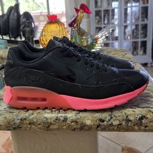 Nike Air Max 90 Women's Black with Pink Sole Casual Sneakers